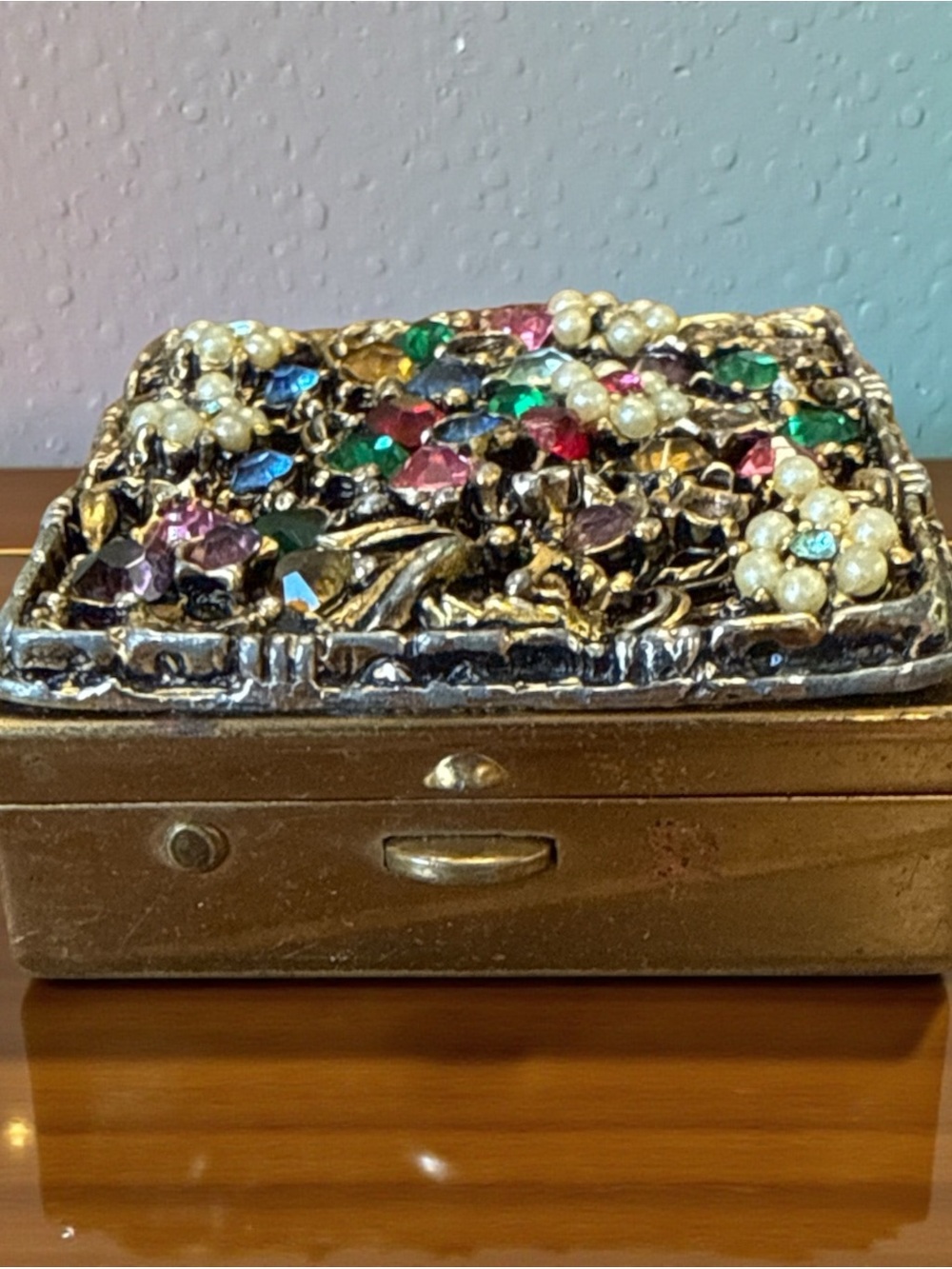 Vintage Dorset 5th Ave Jewel Encrusted Powder Compact - Picture 3 of 15